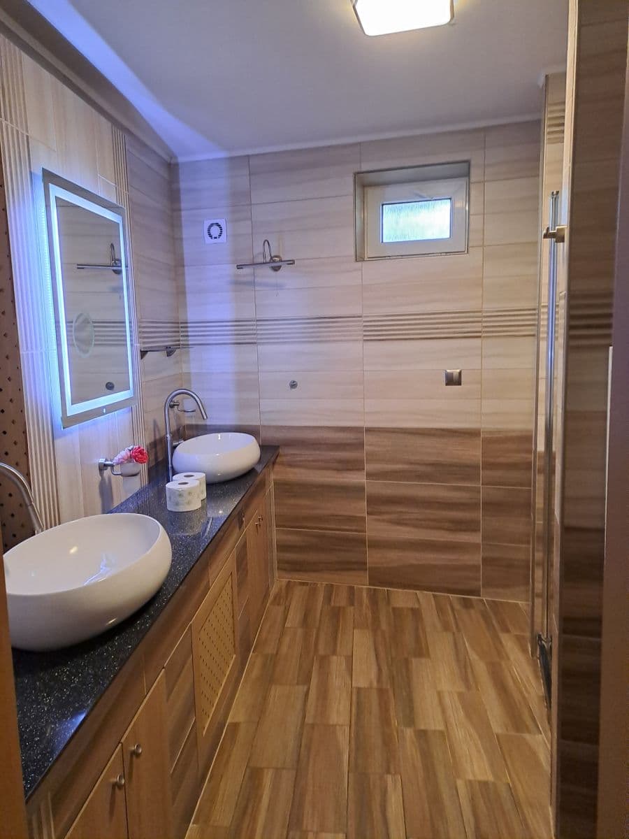 Predaj domu 412 m², pozemok 318 m², Revoluční, Šestajovice, Středočeský kraj Predaj domu 412 m², pozemok 318 m², Revoluční, Šestajovice, Středočeský kraj