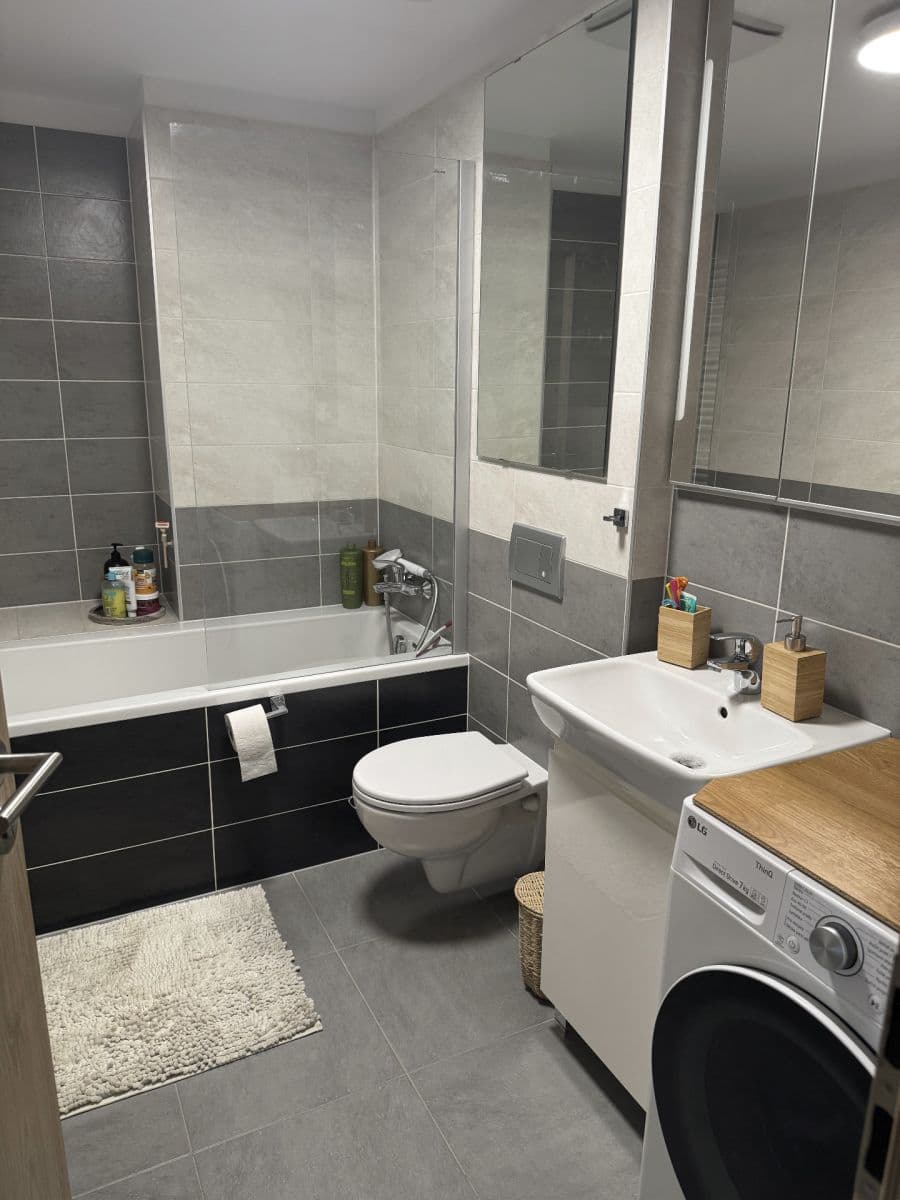 Prenájom bytu 2-izbový 52 m², Plynárenská, Ružinov, Bratislavský kraj Prenájom bytu 2-izbový 52 m², Plynárenská, Ružinov, Bratislavský kraj