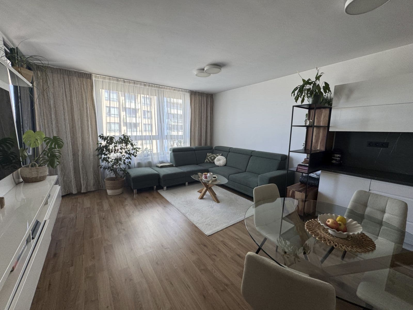 Prenájom bytu 2-izbový 52 m², Plynárenská, Ružinov, Bratislavský kraj Prenájom bytu 2-izbový 52 m², Plynárenská, Ružinov, Bratislavský kraj