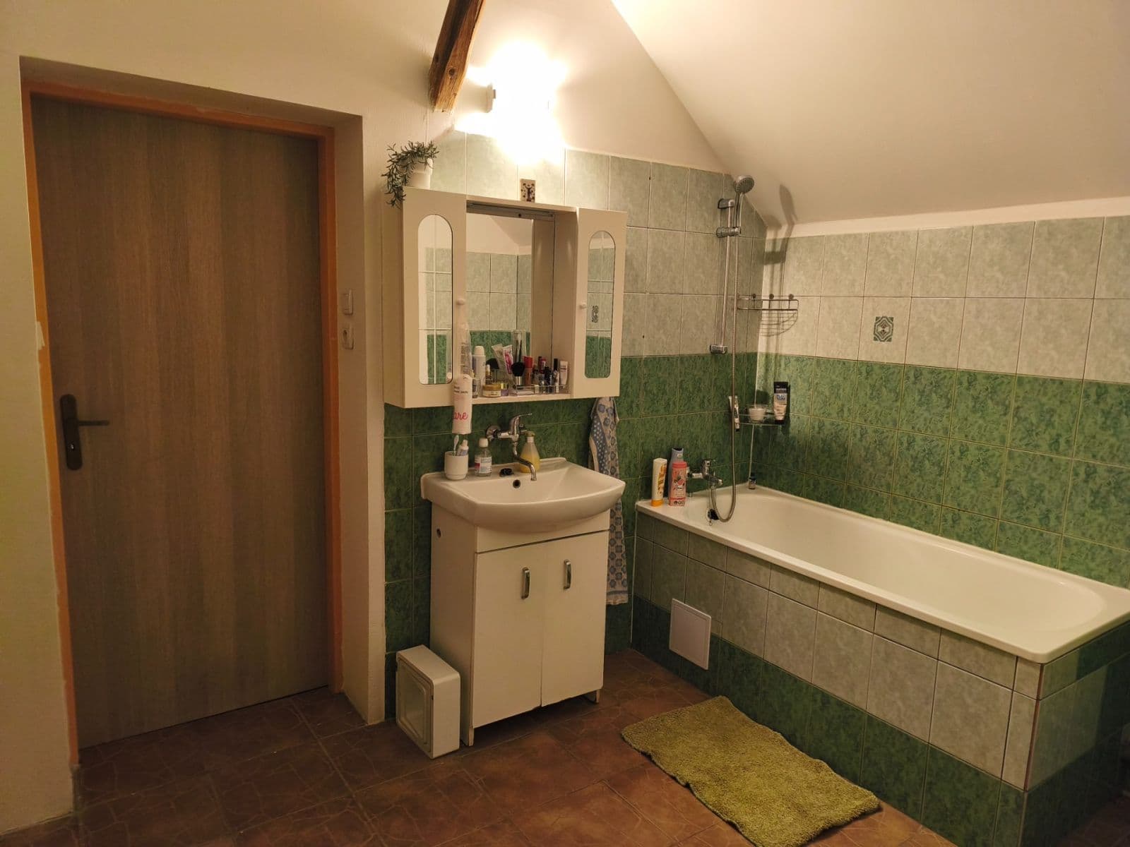 Prenájom domu 100 m², pozemok 600 m², Býšť, Pardubický kraj Prenájom domu 100 m², pozemok 600 m², Býšť, Pardubický kraj