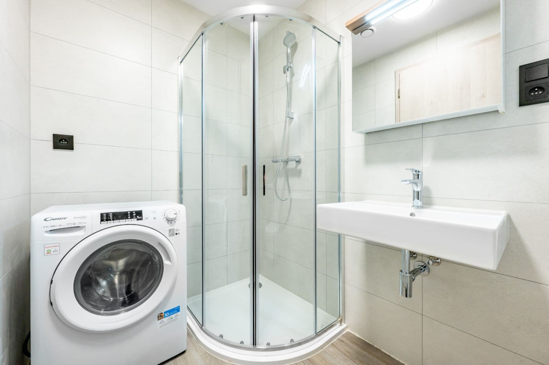 Prenájom bytu 2-izbový 38 m², Na Zlíchově, Praha, Praha Prenájom bytu 2-izbový 38 m², Na Zlíchově, Praha, Praha