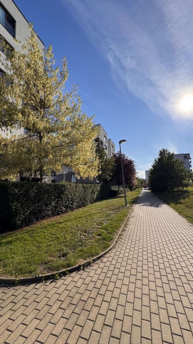 Predaj bytu 2-izbový 64 m², V Třešňovce, Praha, Praha Predaj bytu 2-izbový 64 m², V Třešňovce, Praha, Praha