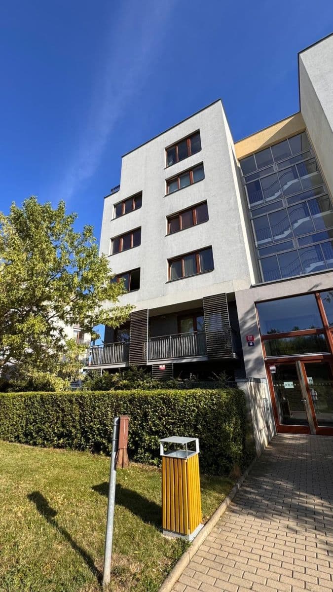 Predaj bytu 2-izbový 64 m², V Třešňovce, Praha, Praha Predaj bytu 2-izbový 64 m², V Třešňovce, Praha, Praha