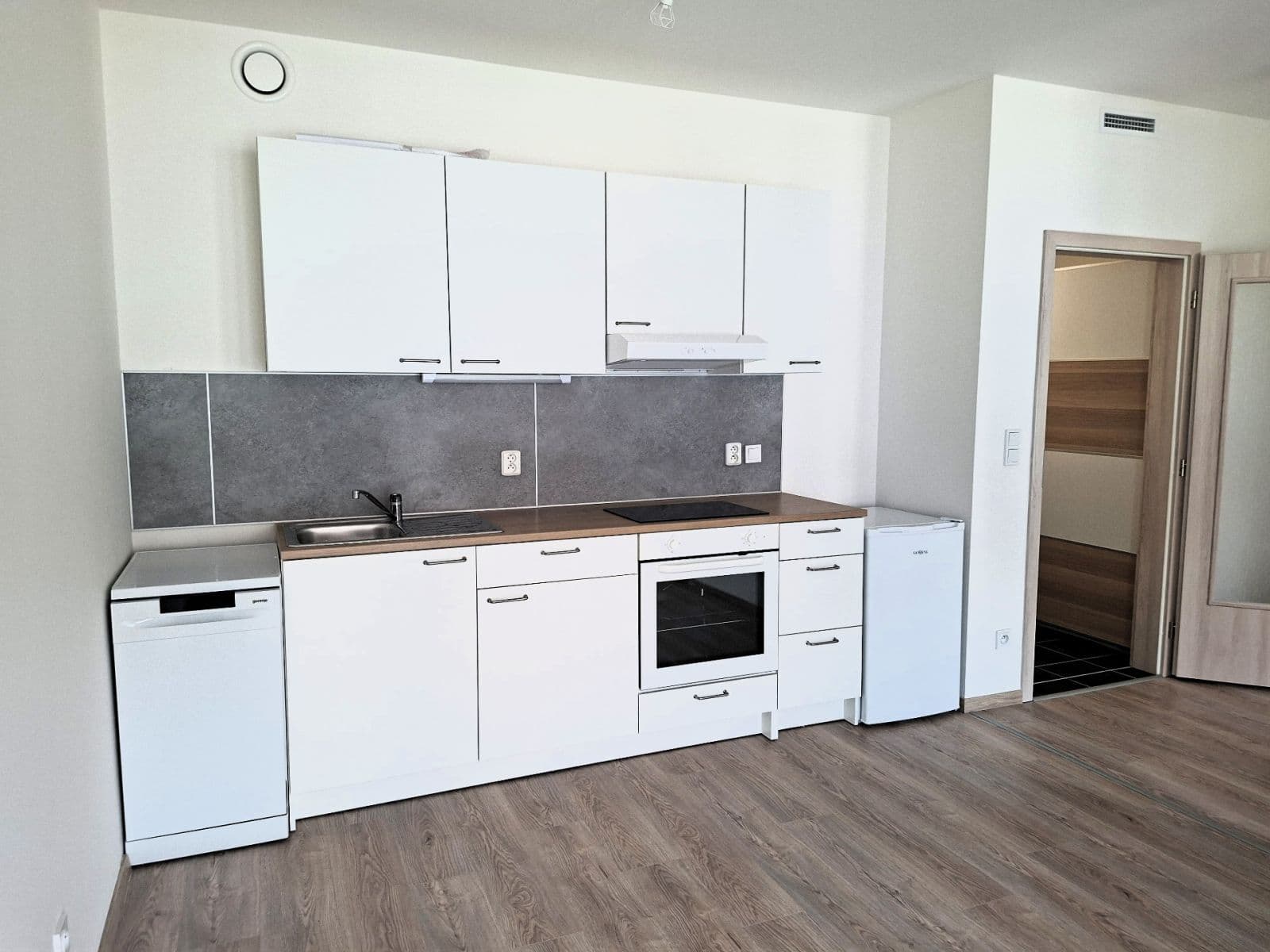 Prenájom bytu 1-izbový 32 m², Arnošta Staňka, Praha, Praha Prenájom bytu 1-izbový 32 m², Arnošta Staňka, Praha, Praha