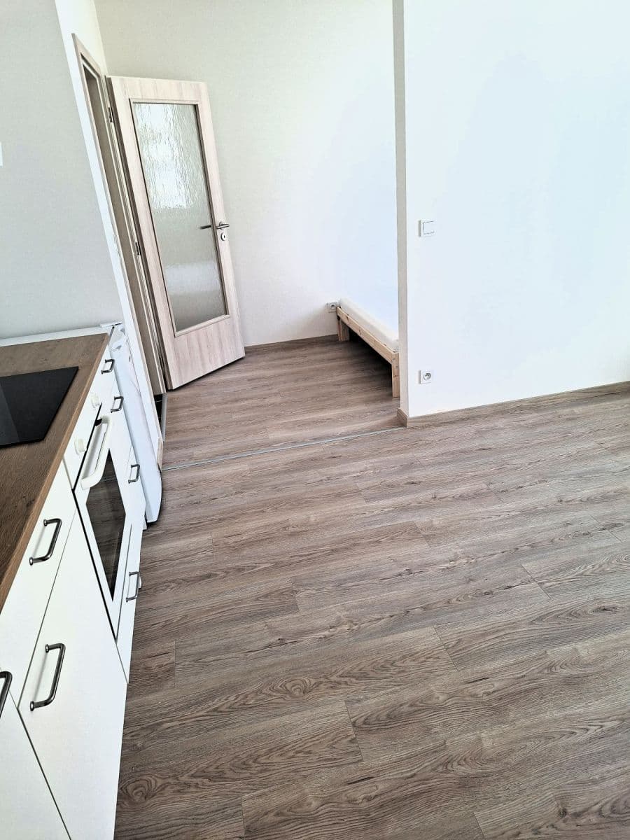 Prenájom bytu 1-izbový 32 m², Arnošta Staňka, Praha, Praha Prenájom bytu 1-izbový 32 m², Arnošta Staňka, Praha, Praha