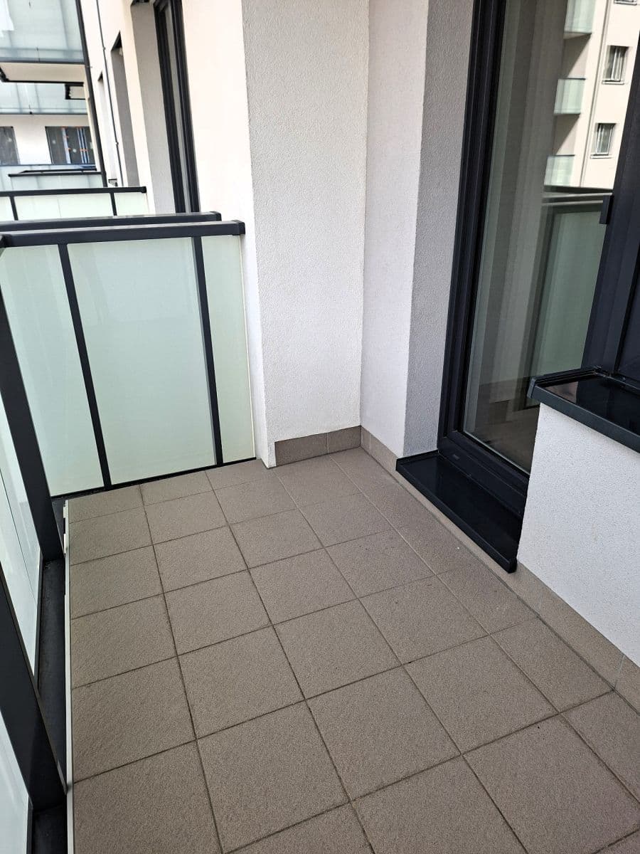 Prenájom bytu 1-izbový 32 m², Arnošta Staňka, Praha, Praha Prenájom bytu 1-izbový 32 m², Arnošta Staňka, Praha, Praha
