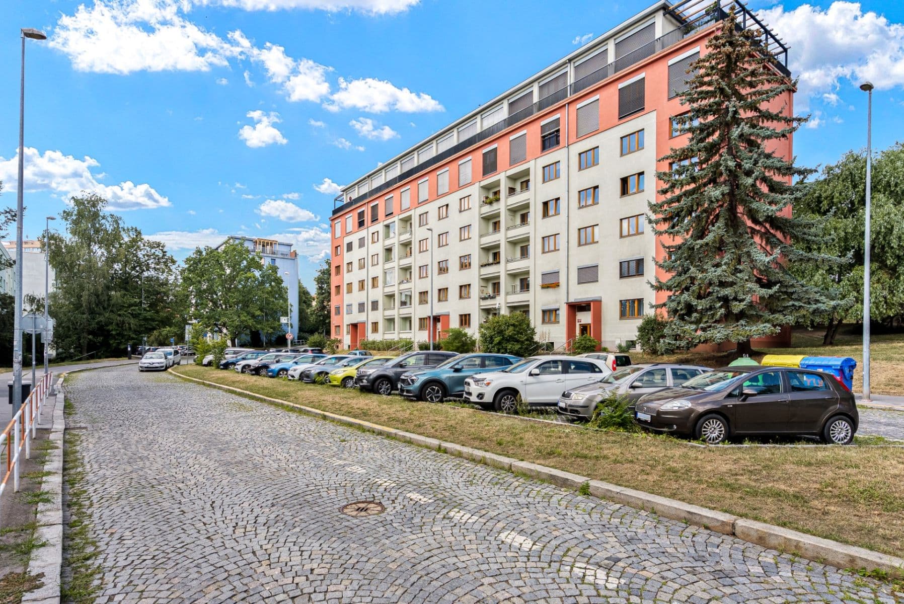 Prenájom bytu 3-izbový 73 m², K Lučinám, Praha, Praha Prenájom bytu 3-izbový 73 m², K Lučinám, Praha, Praha