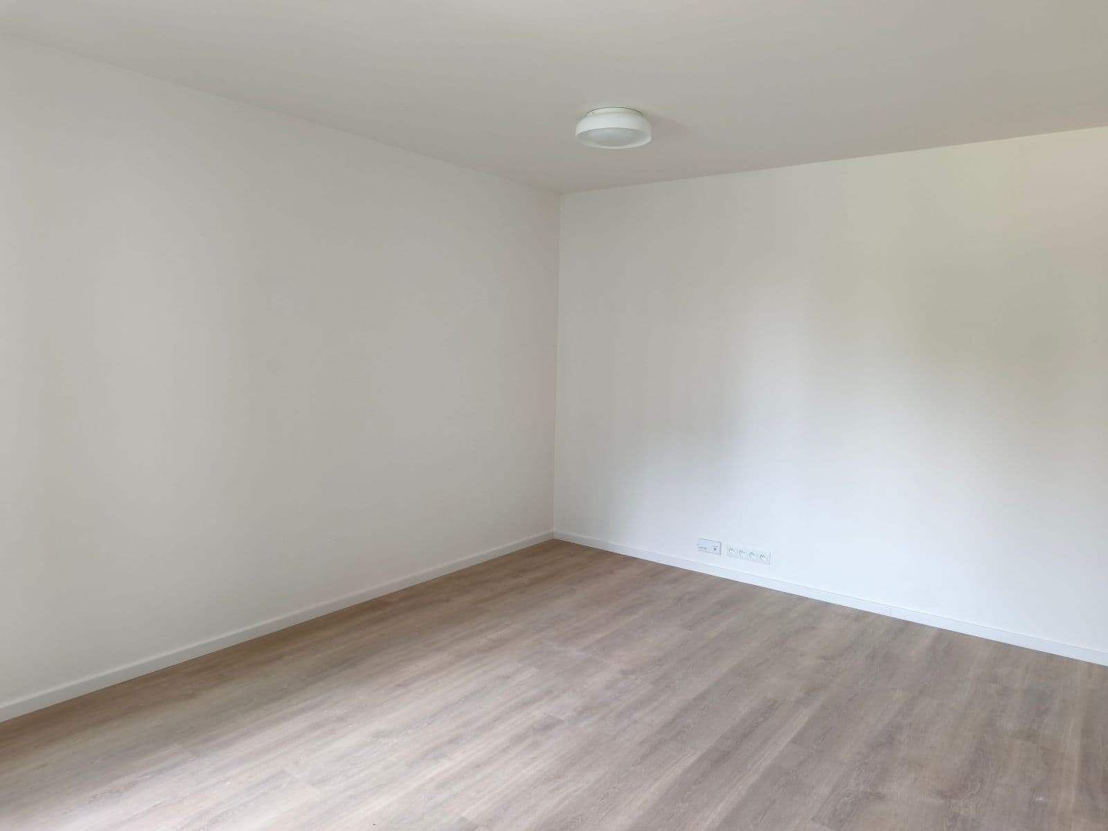 Prenájom bytu 1-izbový 32 m², Divíškové, Praha, Praha Prenájom bytu 1-izbový 32 m², Divíškové, Praha, Praha