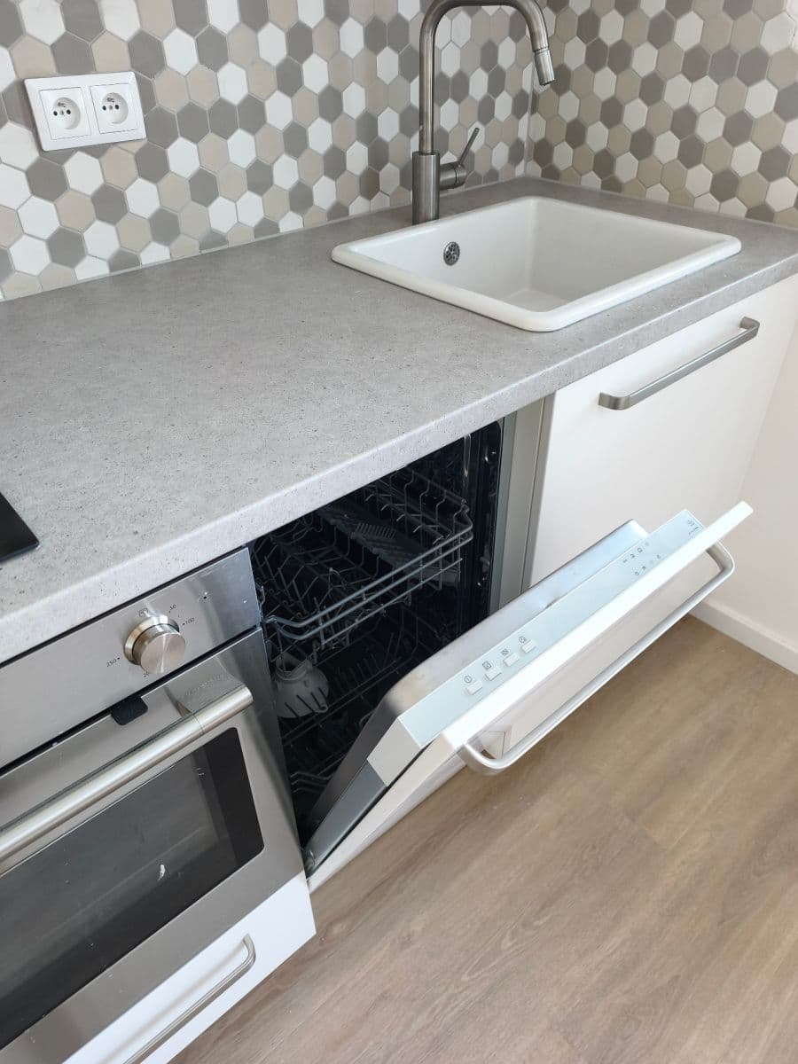 Prenájom bytu 1-izbový 32 m², Divíškové, Praha, Praha Prenájom bytu 1-izbový 32 m², Divíškové, Praha, Praha