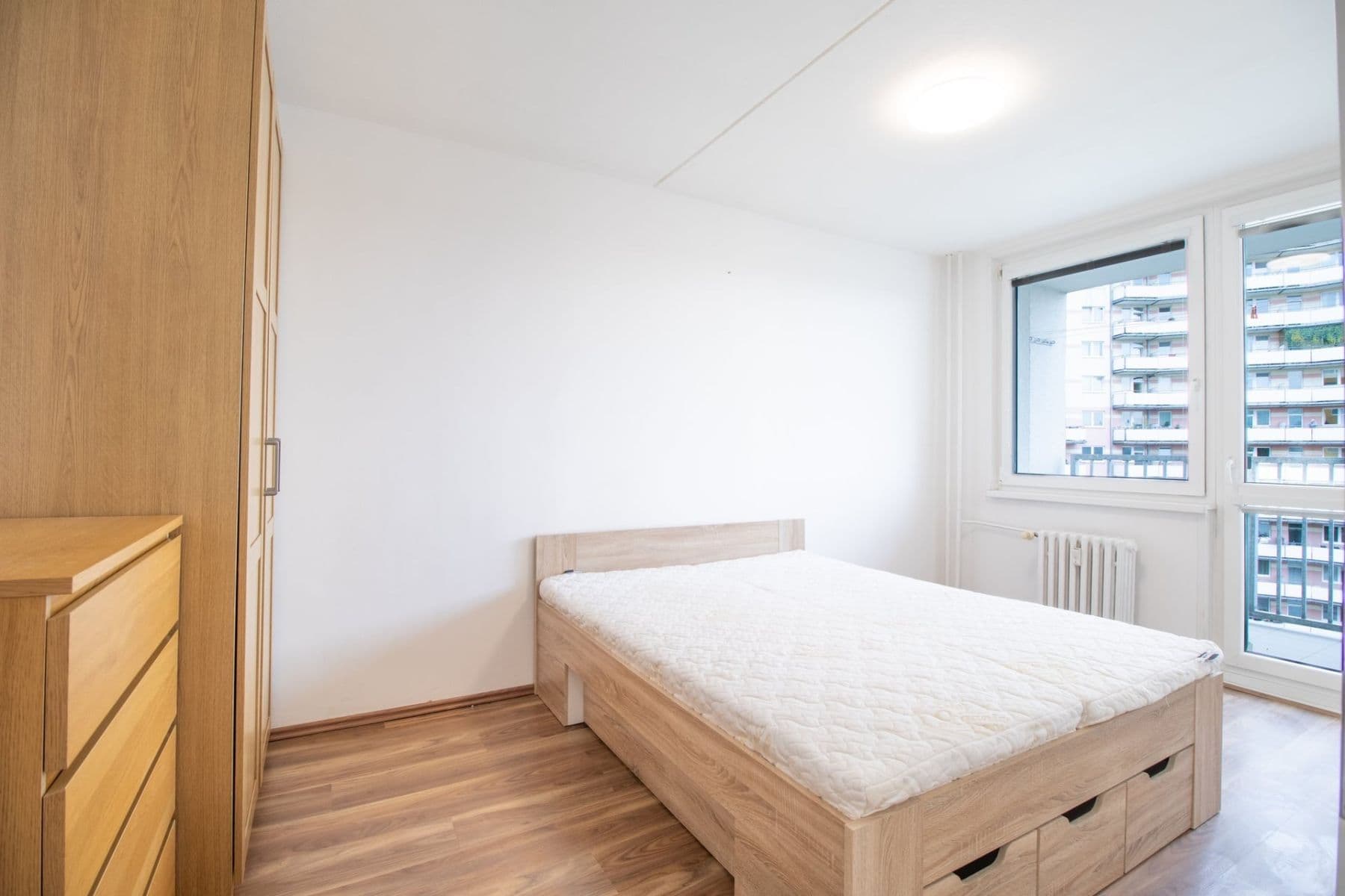 Prenájom bytu 3-izbový 65 m², Bazovského, Praha, Praha Prenájom bytu 3-izbový 65 m², Bazovského, Praha, Praha