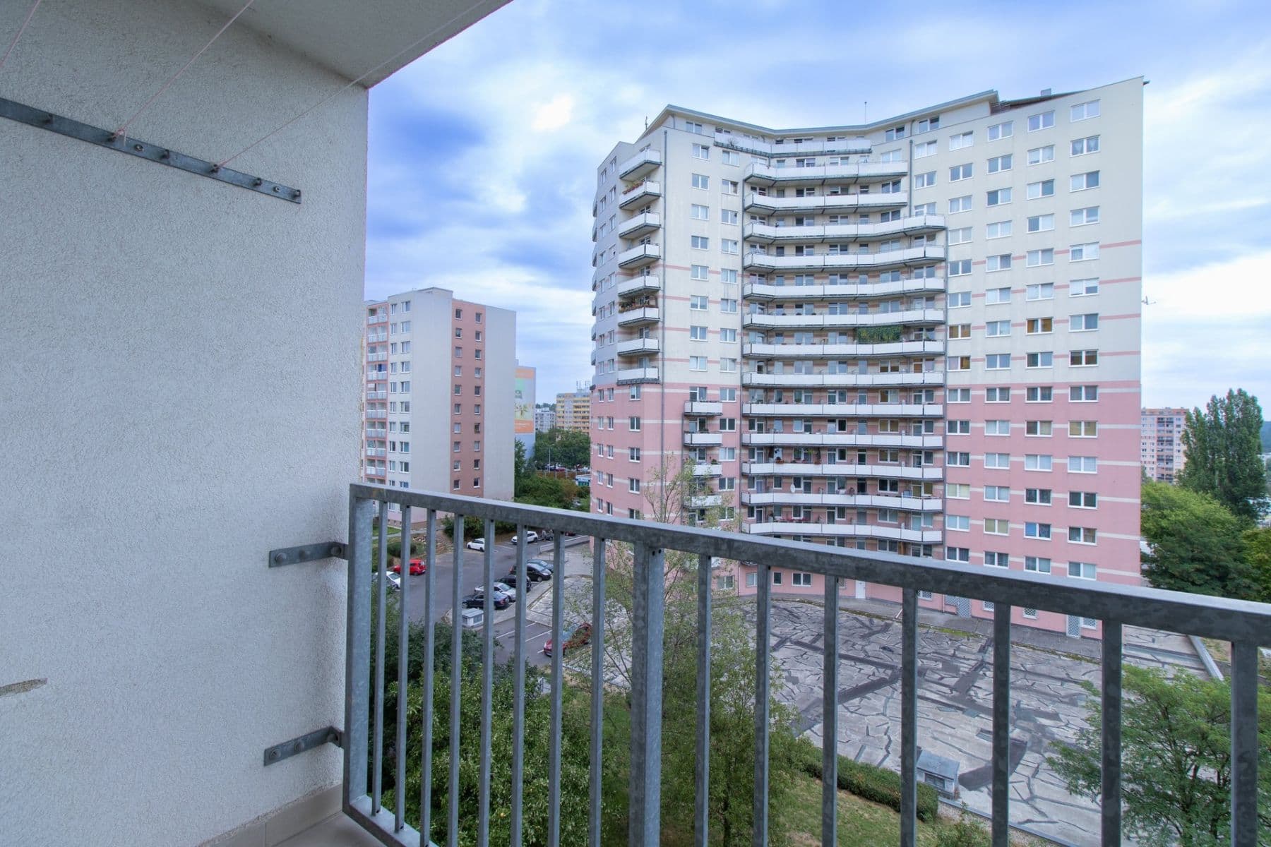 Prenájom bytu 3-izbový 65 m², Bazovského, Praha, Praha Prenájom bytu 3-izbový 65 m², Bazovského, Praha, Praha