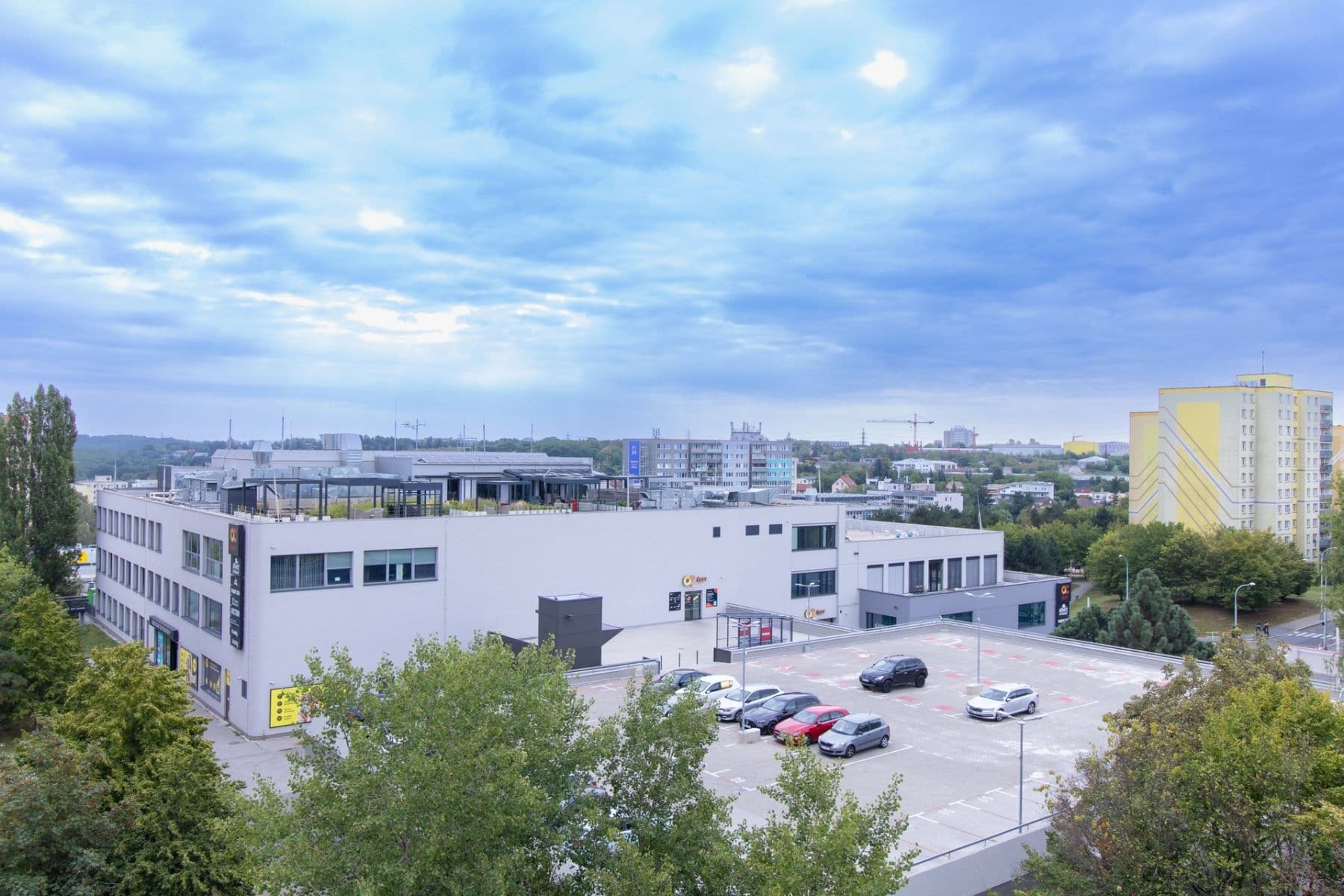 Prenájom bytu 3-izbový 65 m², Bazovského, Praha, Praha Prenájom bytu 3-izbový 65 m², Bazovského, Praha, Praha
