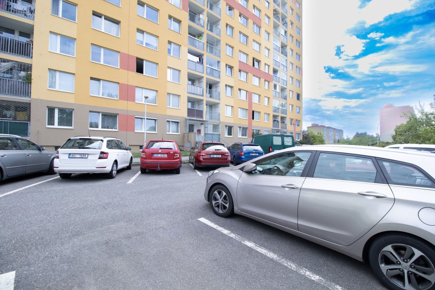 Prenájom bytu 3-izbový 65 m², Bazovského, Praha, Praha Prenájom bytu 3-izbový 65 m², Bazovského, Praha, Praha