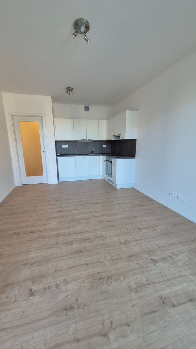 Prenájom bytu 1-izbový 28 m², Brno, Jihomoravský kraj Prenájom bytu 1-izbový 28 m², Brno, Jihomoravský kraj