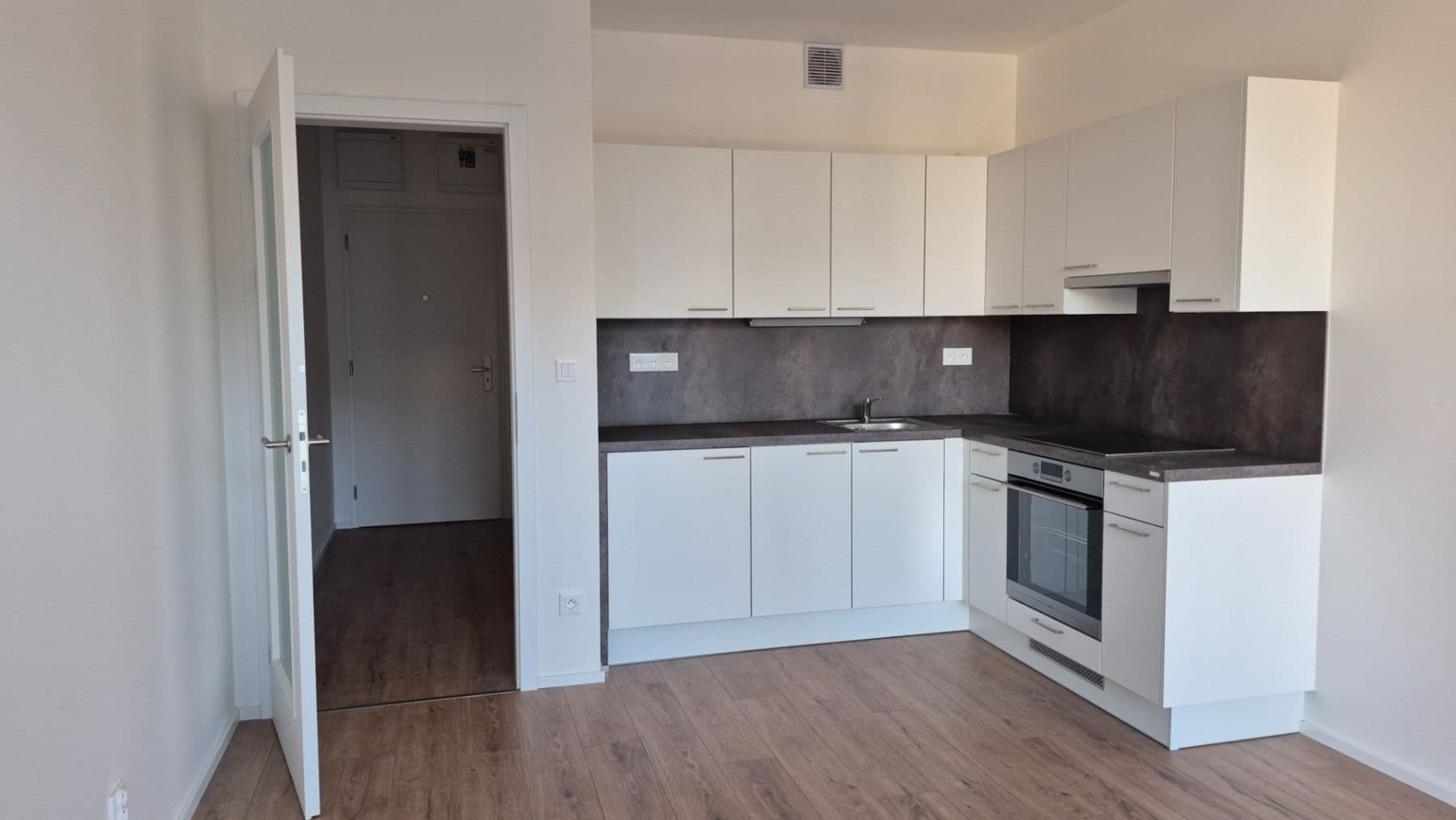 Prenájom bytu 1-izbový 28 m², Brno, Jihomoravský kraj Prenájom bytu 1-izbový 28 m², Brno, Jihomoravský kraj