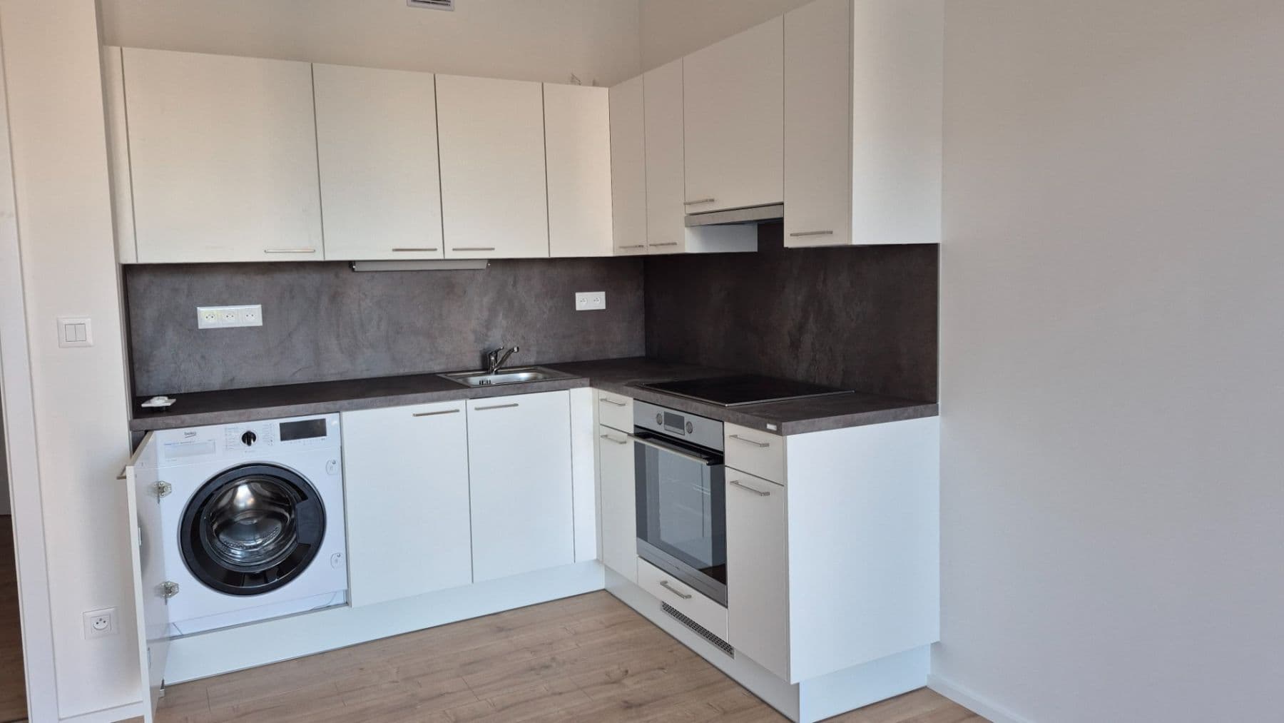 Prenájom bytu 1-izbový 28 m², Brno, Jihomoravský kraj Prenájom bytu 1-izbový 28 m², Brno, Jihomoravský kraj