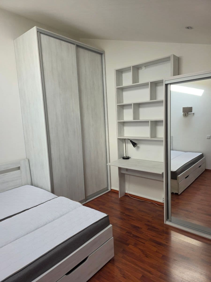 Prenájom bytu 2-izbový 38 m², Na Vinohradu, Praha, Praha Prenájom bytu 2-izbový 38 m², Na Vinohradu, Praha, Praha
