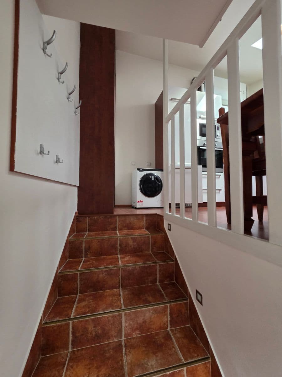 Prenájom bytu 2-izbový 38 m², Na Vinohradu, Praha, Praha Prenájom bytu 2-izbový 38 m², Na Vinohradu, Praha, Praha