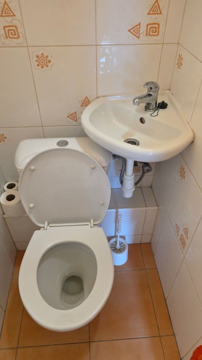 Prenájom bytu 1-izbový 24 m², Křížová, Praha, Praha Prenájom bytu 1-izbový 24 m², Křížová, Praha, Praha