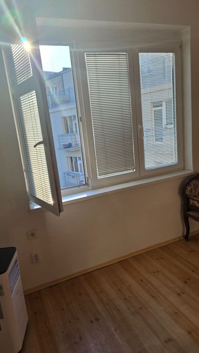 Prenájom bytu 1-izbový 24 m², Křížová, Praha, Praha Prenájom bytu 1-izbový 24 m², Křížová, Praha, Praha