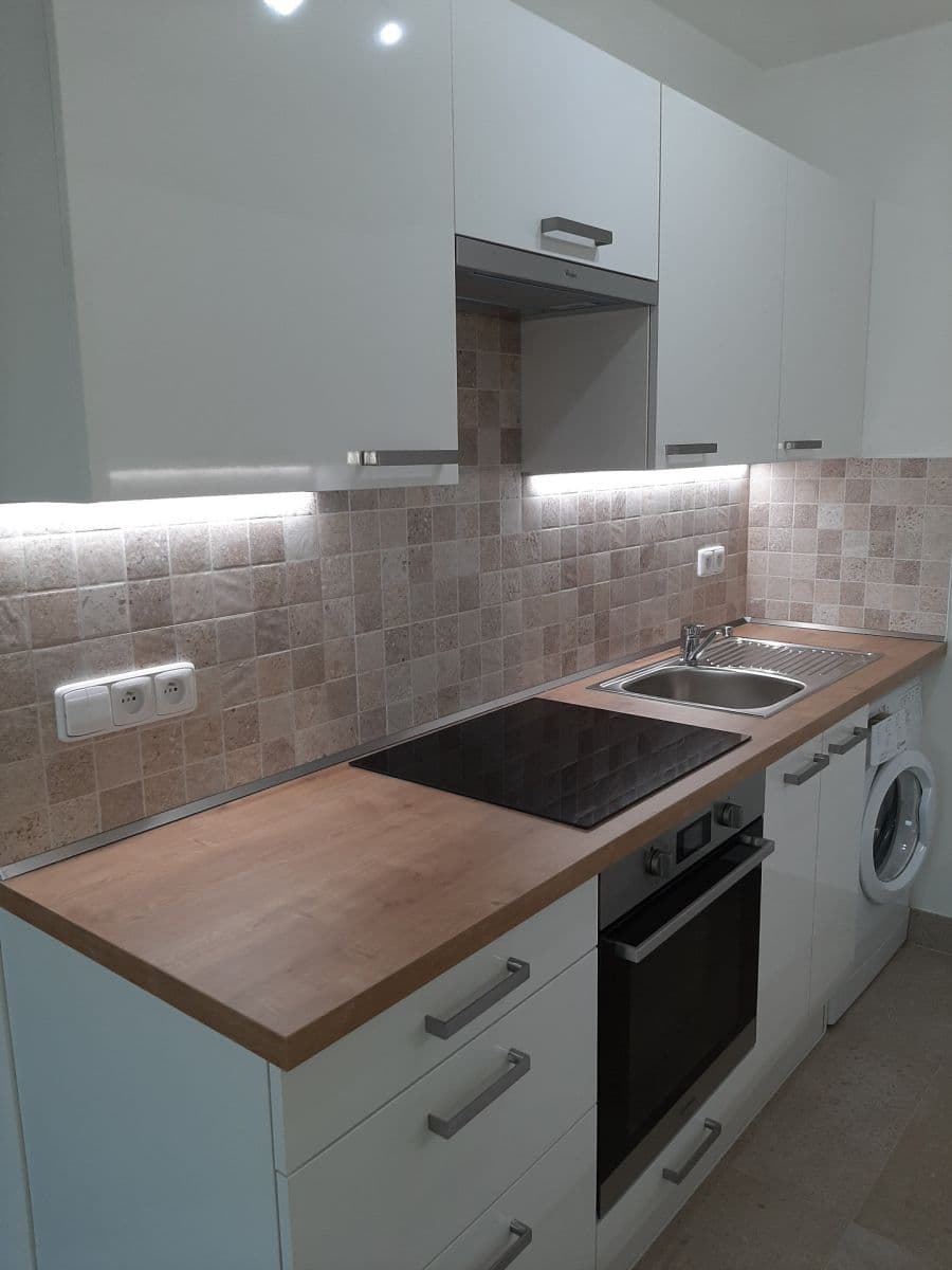 Prenájom bytu 2-izbový 42 m², Stankovského, Čelákovice, Středočeský kraj Prenájom bytu 2-izbový 42 m², Stankovského, Čelákovice, Středočeský kraj