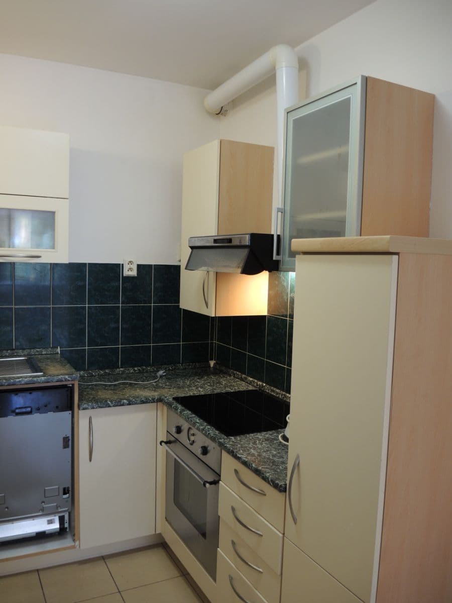 Prenájom bytu 1-izbový 42 m², Elektrárenská, Praha, Praha Prenájom bytu 1-izbový 42 m², Elektrárenská, Praha, Praha