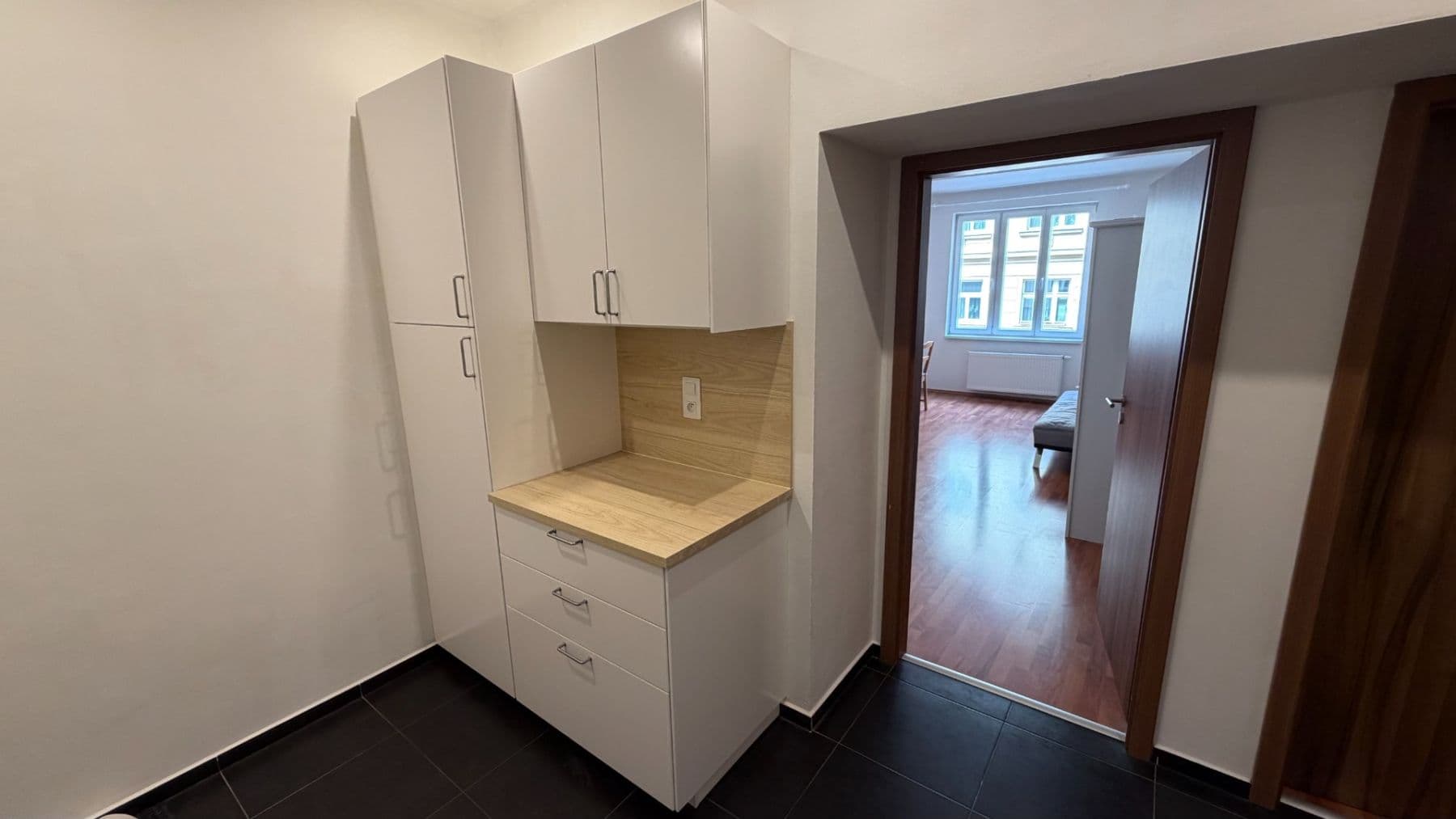 Prenájom bytu 2-izbový 54 m², Holandská, Praha, Praha Prenájom bytu 2-izbový 54 m², Holandská, Praha, Praha