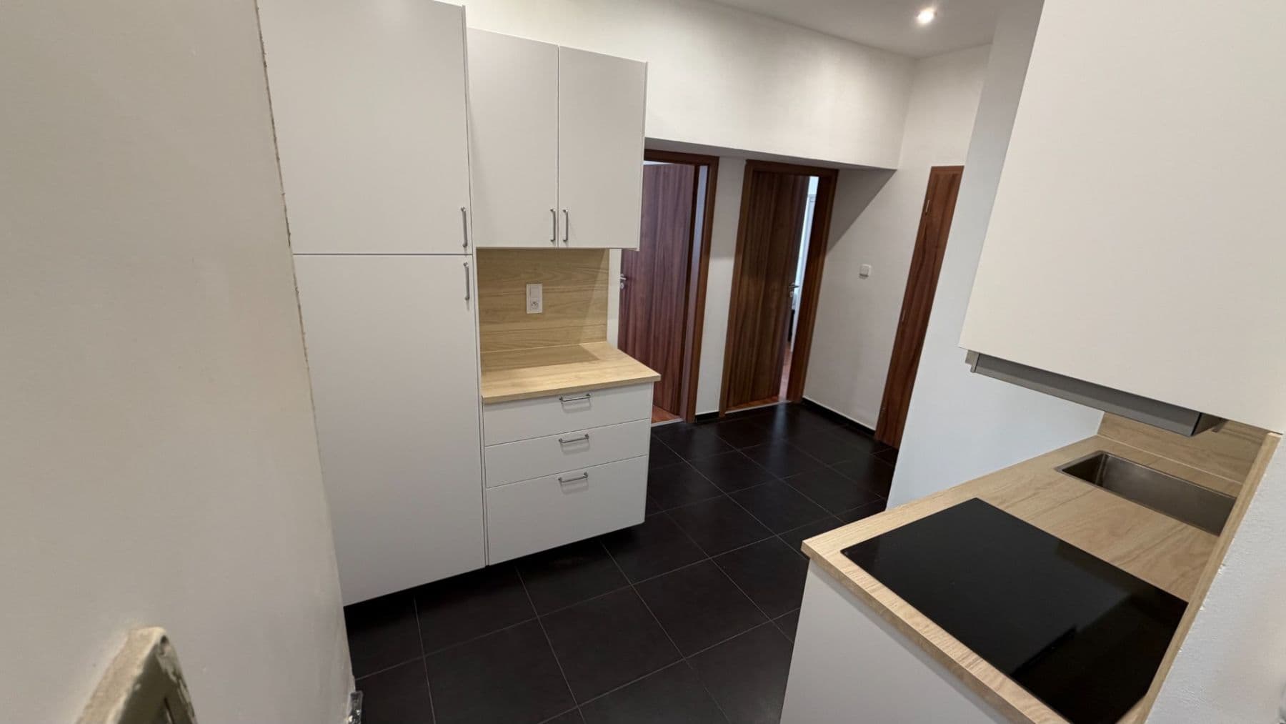 Prenájom bytu 2-izbový 54 m², Holandská, Praha, Praha Prenájom bytu 2-izbový 54 m², Holandská, Praha, Praha
