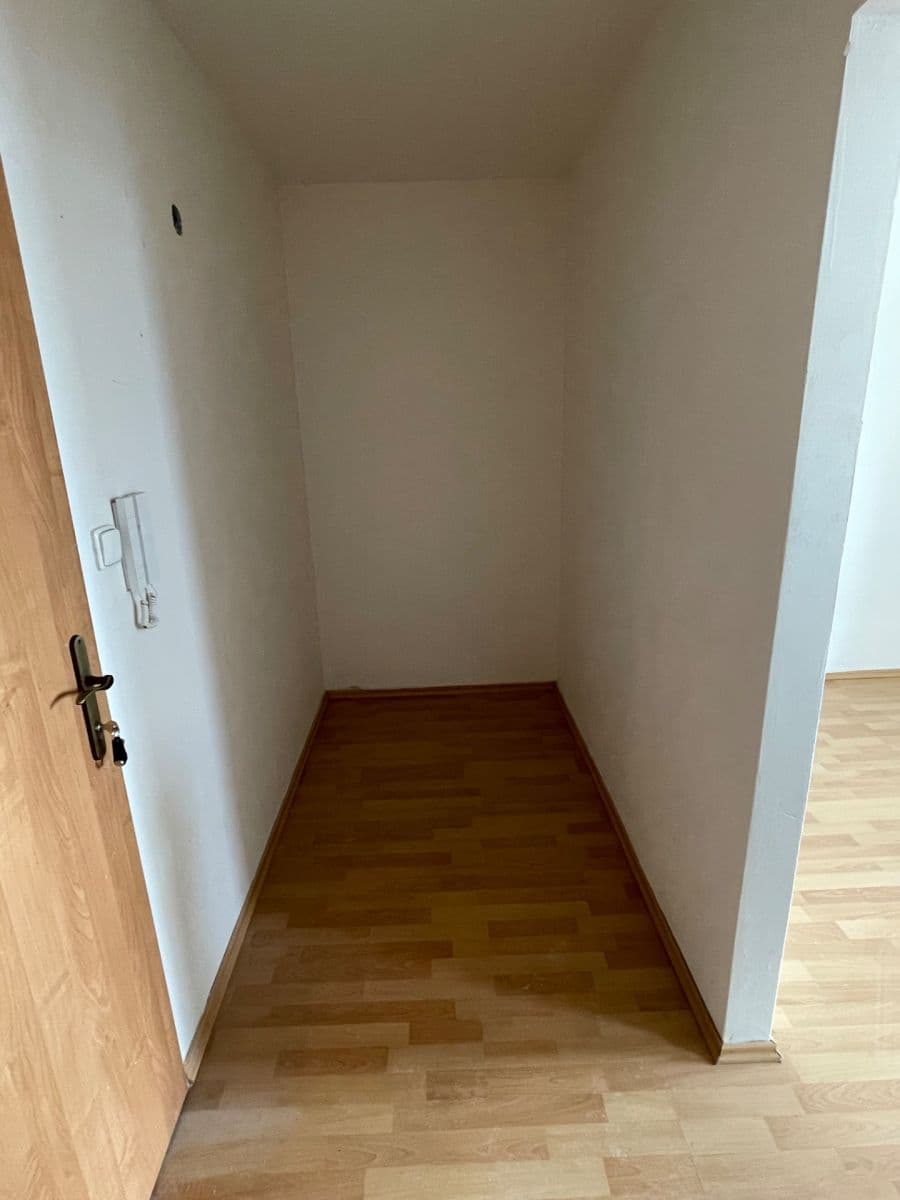 Prenájom bytu 1-izbový 40 m², Hvězdova, Praha, Praha Prenájom bytu 1-izbový 40 m², Hvězdova, Praha, Praha