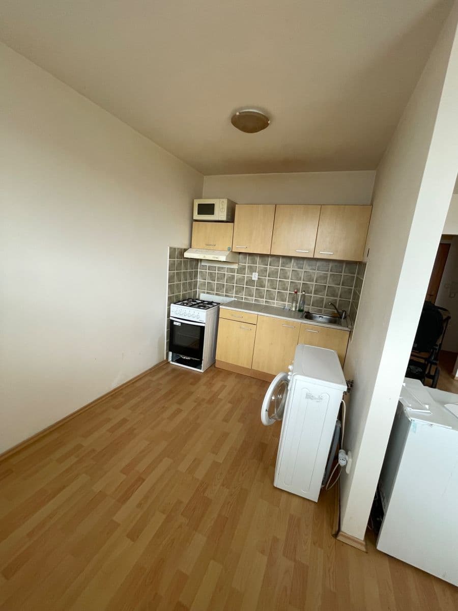 Prenájom bytu 1-izbový 40 m², Hvězdova, Praha, Praha Prenájom bytu 1-izbový 40 m², Hvězdova, Praha, Praha
