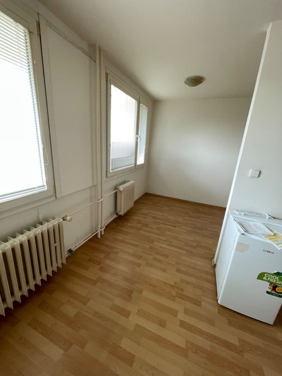 Prenájom bytu 1-izbový 40 m², Hvězdova, Praha, Praha Prenájom bytu 1-izbový 40 m², Hvězdova, Praha, Praha