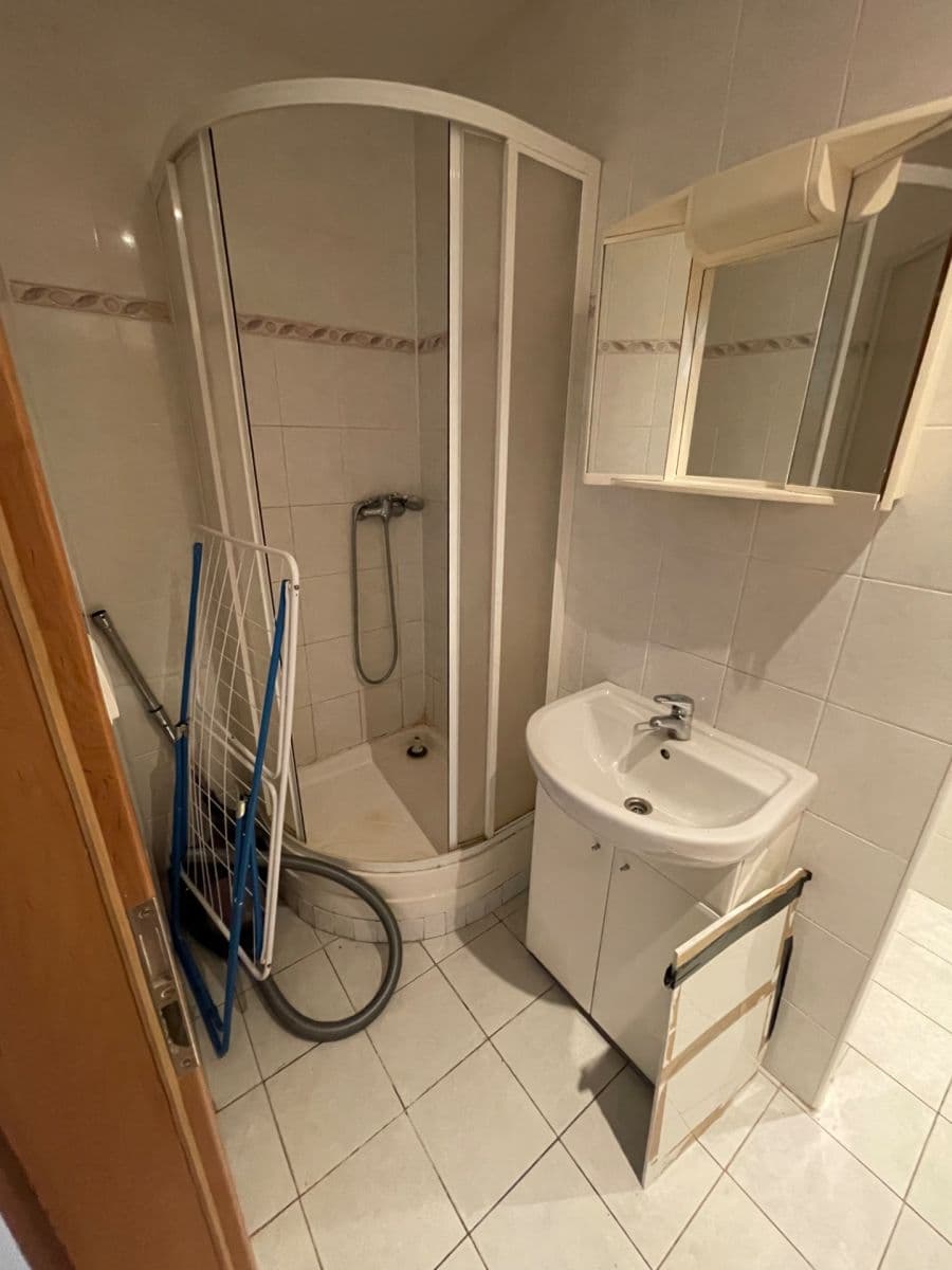 Prenájom bytu 1-izbový 40 m², Hvězdova, Praha, Praha Prenájom bytu 1-izbový 40 m², Hvězdova, Praha, Praha