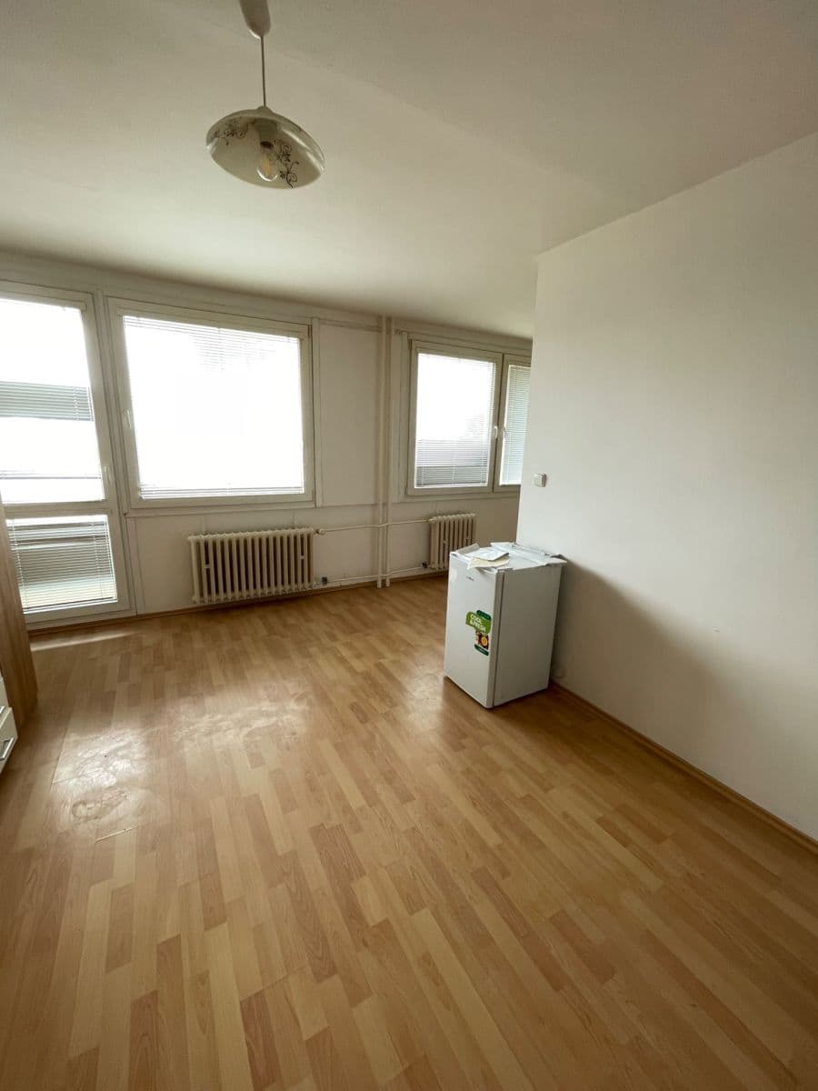 Prenájom bytu 1-izbový 40 m², Hvězdova, Praha, Praha Prenájom bytu 1-izbový 40 m², Hvězdova, Praha, Praha