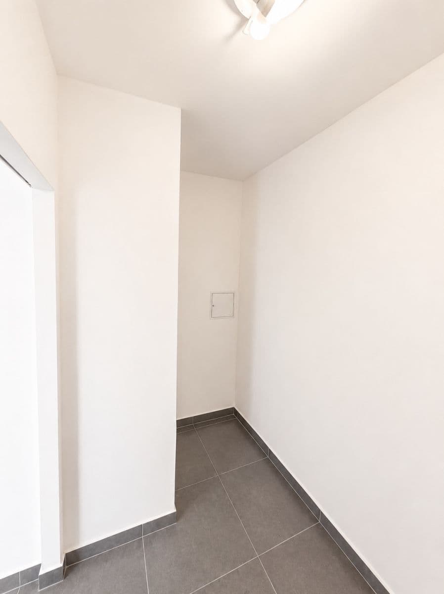 Prenájom bytu 2-izbový 61 m², 5. května, Měšice, Středočeský kraj Prenájom bytu 2-izbový 61 m², 5. května, Měšice, Středočeský kraj