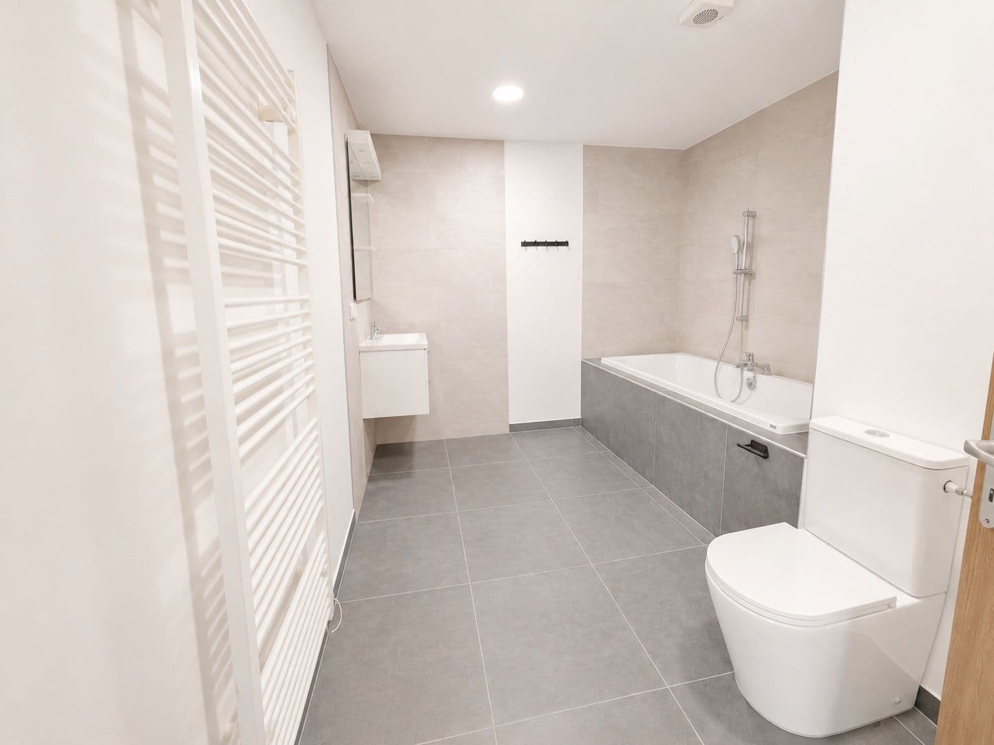 Prenájom bytu 2-izbový 61 m², 5. května, Měšice, Středočeský kraj Prenájom bytu 2-izbový 61 m², 5. května, Měšice, Středočeský kraj