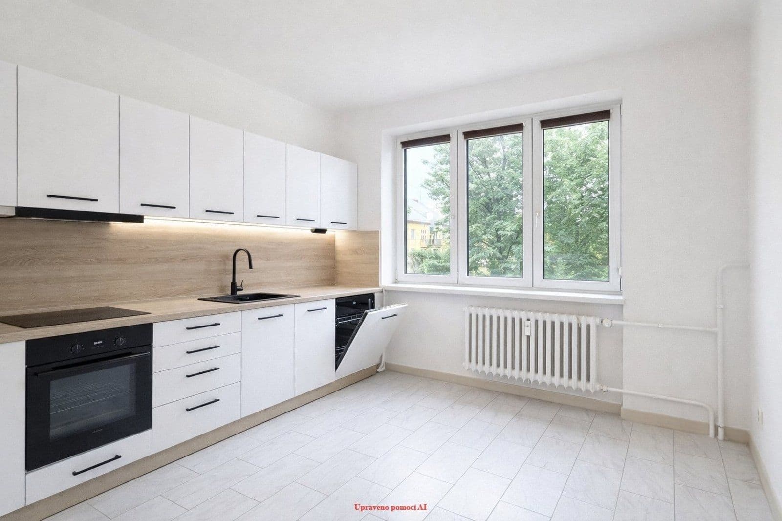 Prenájom bytu 4-izbový 95 m², tř. Osvobození, Karviná, Moravskoslezský kraj Prenájom bytu 4-izbový 95 m², tř. Osvobození, Karviná, Moravskoslezský kraj