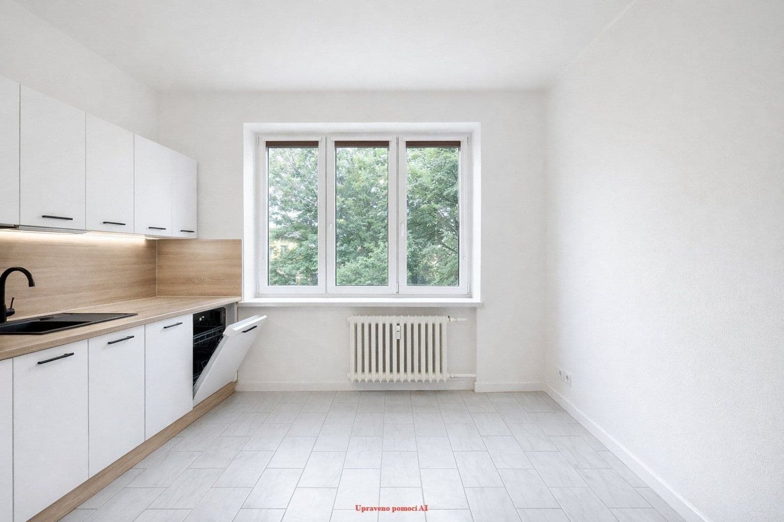 Prenájom bytu 4-izbový 95 m², tř. Osvobození, Karviná, Moravskoslezský kraj Prenájom bytu 4-izbový 95 m², tř. Osvobození, Karviná, Moravskoslezský kraj
