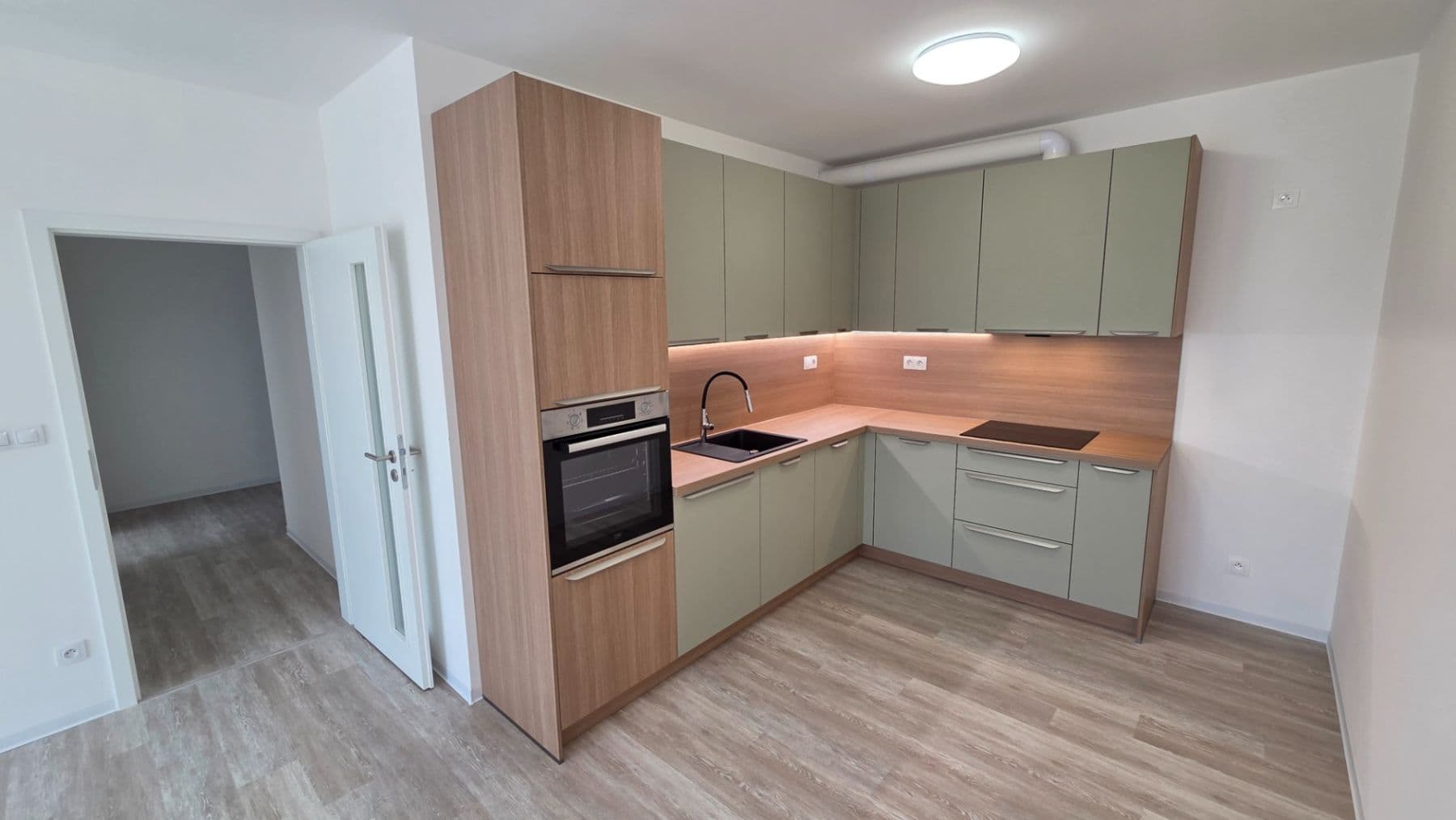 Prenájom bytu 2-izbový 60 m², Pražská, Velké Přílepy, Středočeský kraj Prenájom bytu 2-izbový 60 m², Pražská, Velké Přílepy, Středočeský kraj