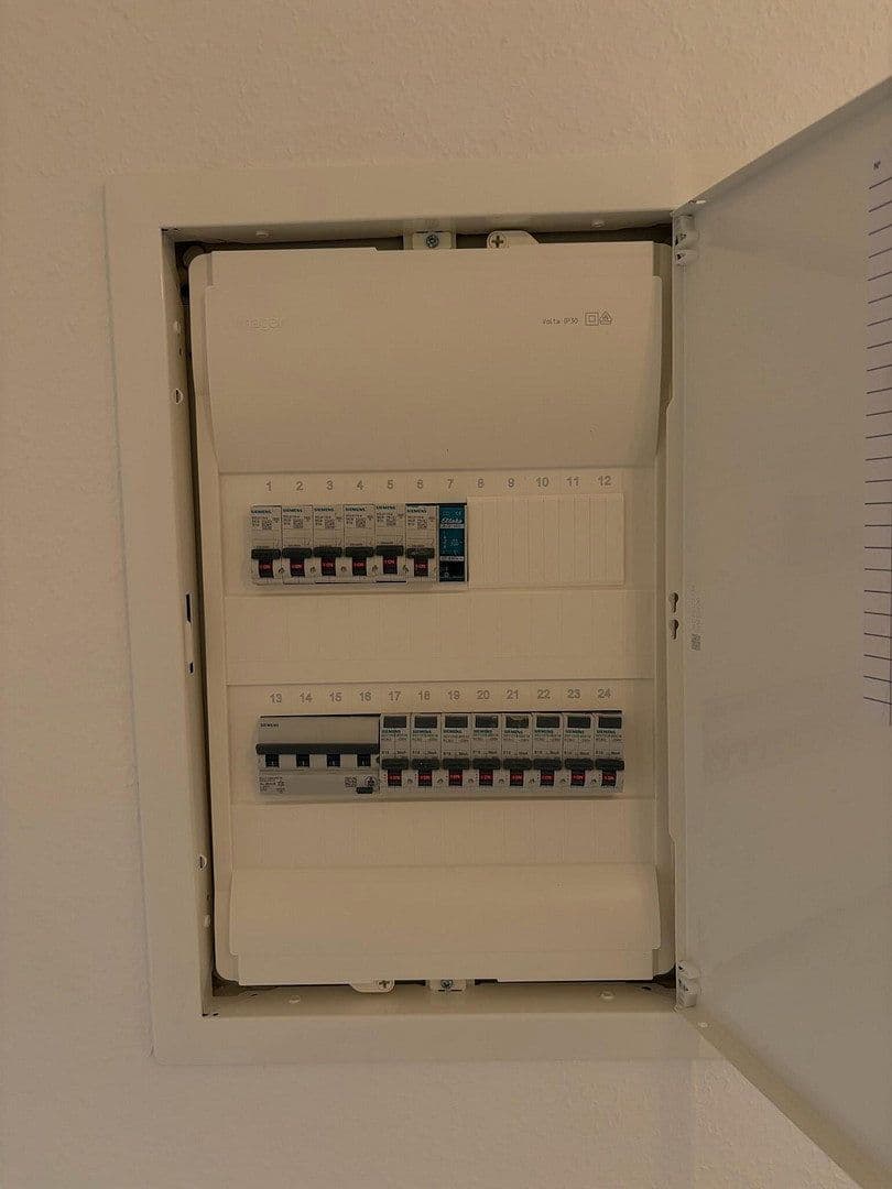 Prenájom bytu 3-izbový 92 m², Nürtingen, Bádensko-Wurttembersko Prenájom bytu 3-izbový 92 m², Nürtingen, Bádensko-Wurttembersko