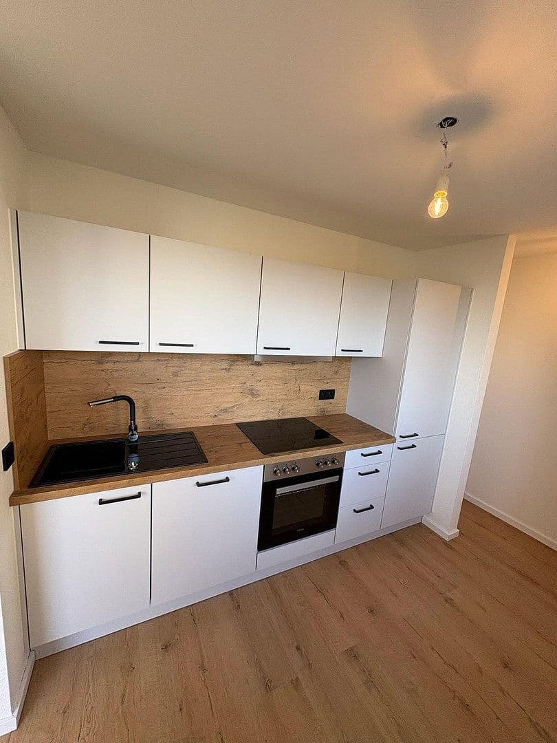 Prenájom bytu 3-izbový 92 m², Nürtingen, Bádensko-Wurttembersko Prenájom bytu 3-izbový 92 m², Nürtingen, Bádensko-Wurttembersko