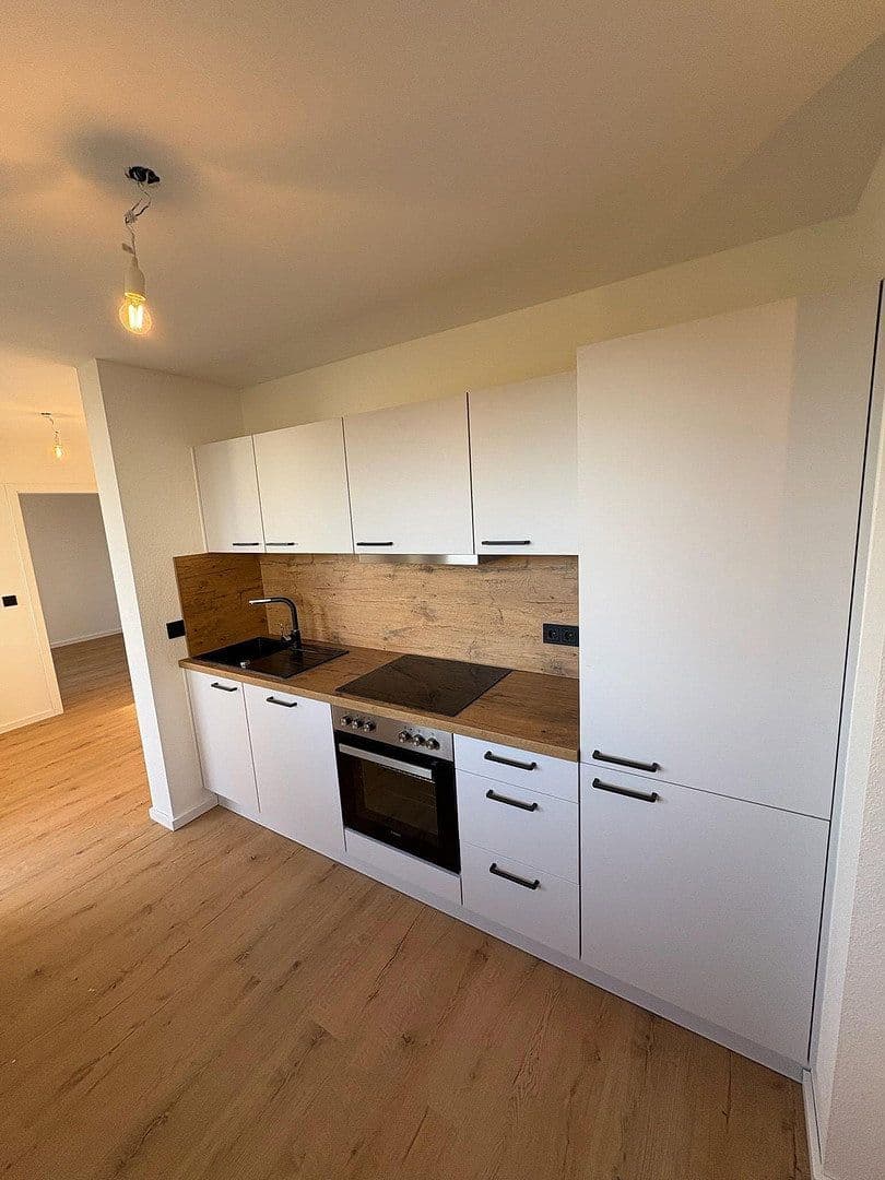 Prenájom bytu 3-izbový 92 m², Nürtingen, Bádensko-Wurttembersko Prenájom bytu 3-izbový 92 m², Nürtingen, Bádensko-Wurttembersko