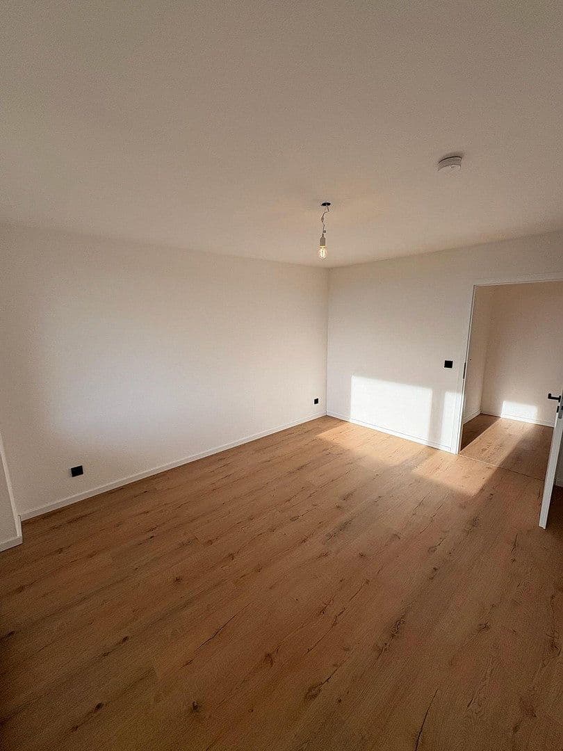 Prenájom bytu 3-izbový 92 m², Nürtingen, Bádensko-Wurttembersko Prenájom bytu 3-izbový 92 m², Nürtingen, Bádensko-Wurttembersko