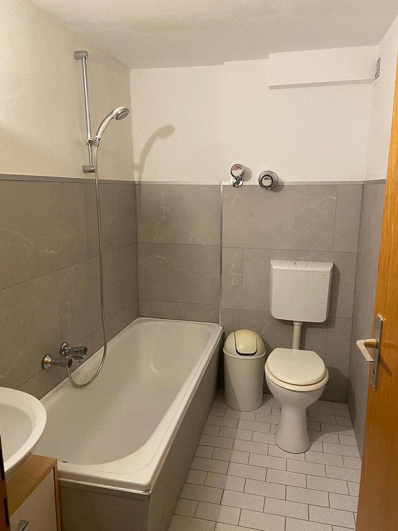 Prenájom bytu 1-izbový 40 m², Hockenheim, Bádensko-Wurttembersko Prenájom bytu 1-izbový 40 m², Hockenheim, Bádensko-Wurttembersko