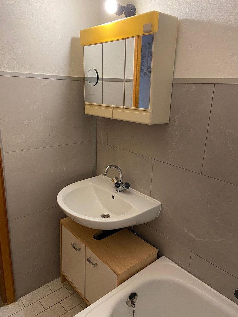 Prenájom bytu 1-izbový 40 m², Hockenheim, Bádensko-Wurttembersko Prenájom bytu 1-izbový 40 m², Hockenheim, Bádensko-Wurttembersko