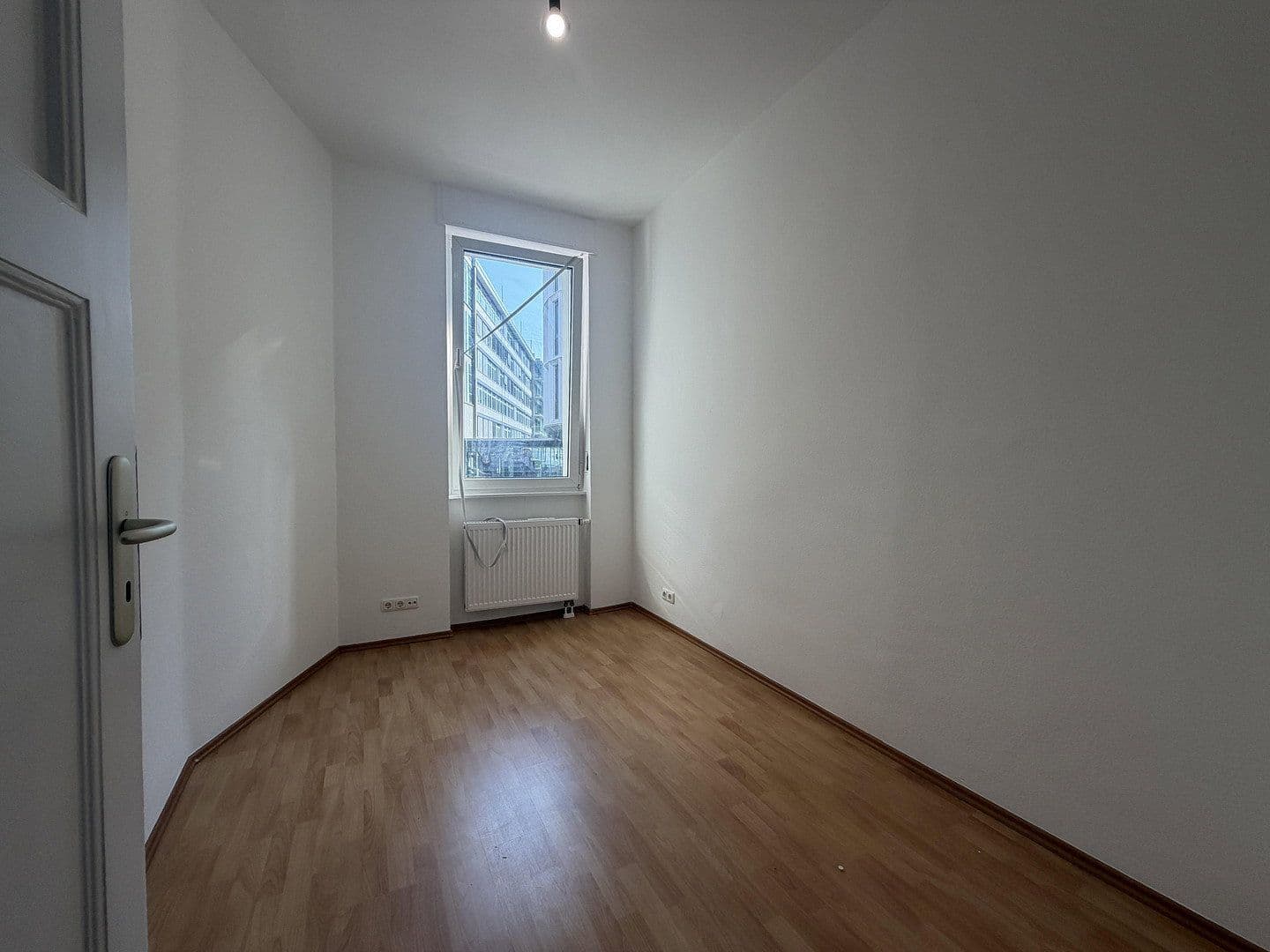 Prenájom bytu 2-izbový 40 m², Gleimstraße 14, Frankfurt am Main, Hesensko Prenájom bytu 2-izbový 40 m², Gleimstraße 14, Frankfurt am Main, Hesensko