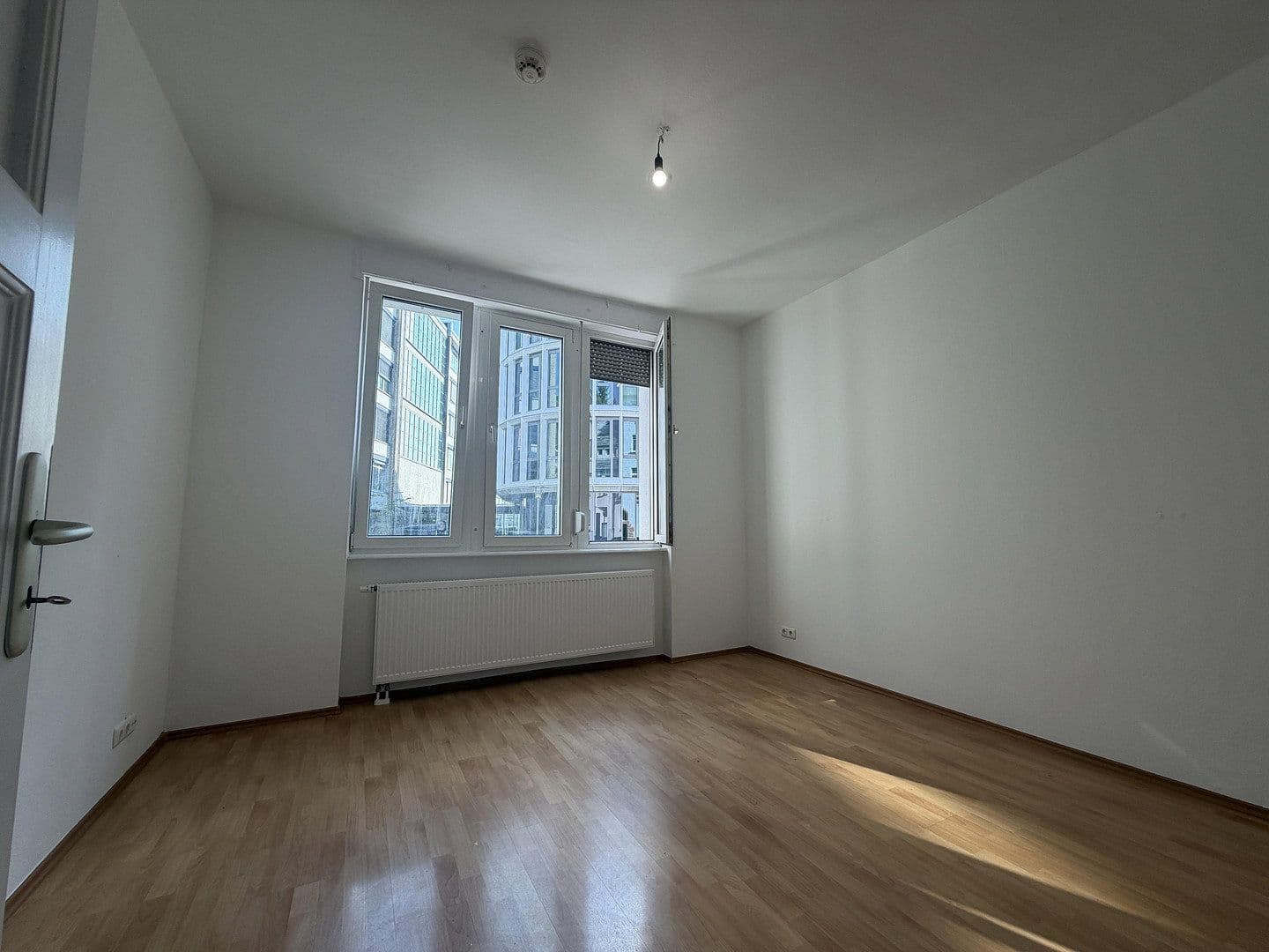 Prenájom bytu 2-izbový 40 m², Gleimstraße 14, Frankfurt am Main, Hesensko Prenájom bytu 2-izbový 40 m², Gleimstraße 14, Frankfurt am Main, Hesensko