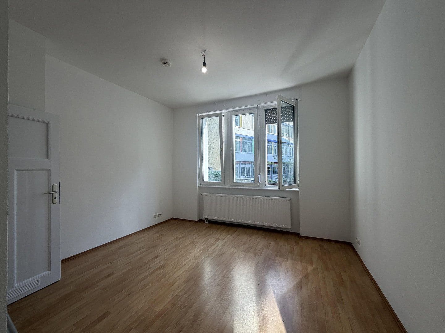 Prenájom bytu 2-izbový 40 m², Gleimstraße 14, Frankfurt am Main, Hesensko Prenájom bytu 2-izbový 40 m², Gleimstraße 14, Frankfurt am Main, Hesensko