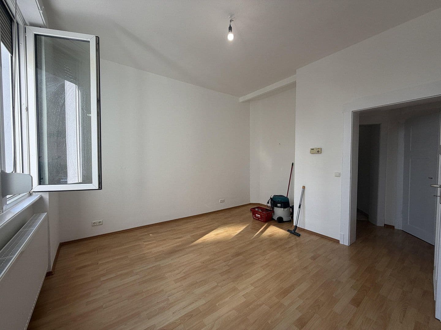Prenájom bytu 2-izbový 40 m², Gleimstraße 14, Frankfurt am Main, Hesensko Prenájom bytu 2-izbový 40 m², Gleimstraße 14, Frankfurt am Main, Hesensko