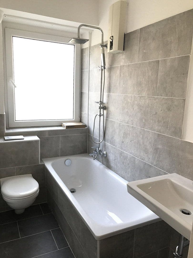 Prenájom bytu 2-izbový 62 m², Am Hohen Weg 30, Frankfurt am Main, Hesensko Prenájom bytu 2-izbový 62 m², Am Hohen Weg 30, Frankfurt am Main, Hesensko