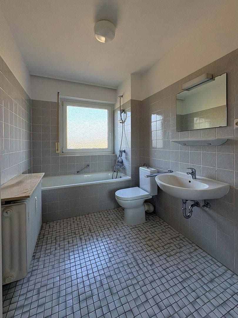 Prenájom bytu 3-izbový 77 m², Frankfurt, Hesensko Prenájom bytu 3-izbový 77 m², Frankfurt, Hesensko